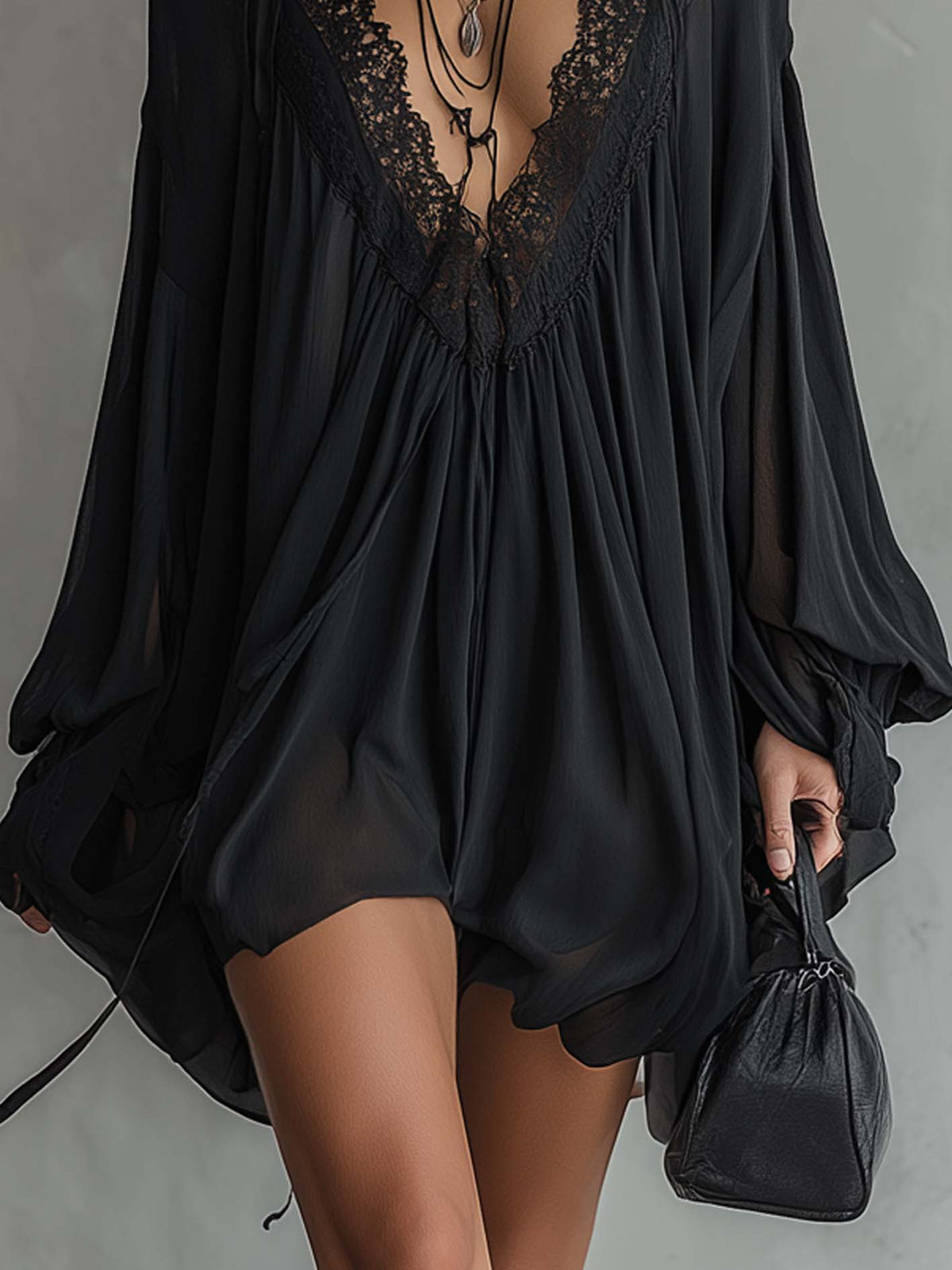 Giulia | Miniabito nero con pizzo