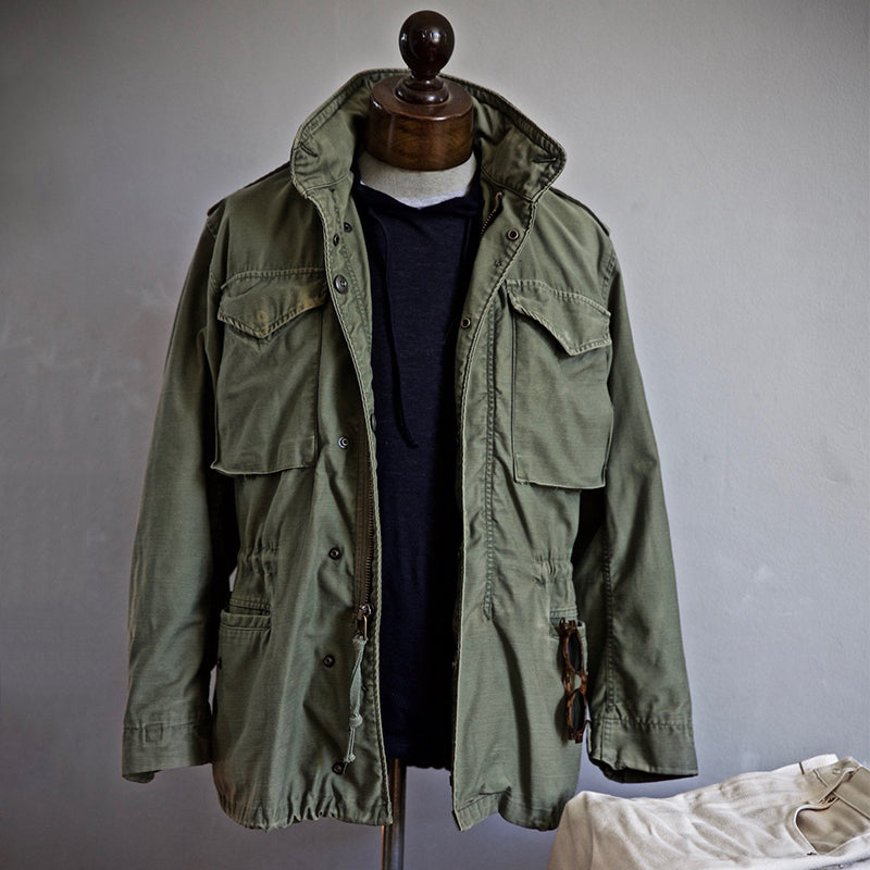 Giacca Militare da Uomo con Stile e Taglio Strutturato