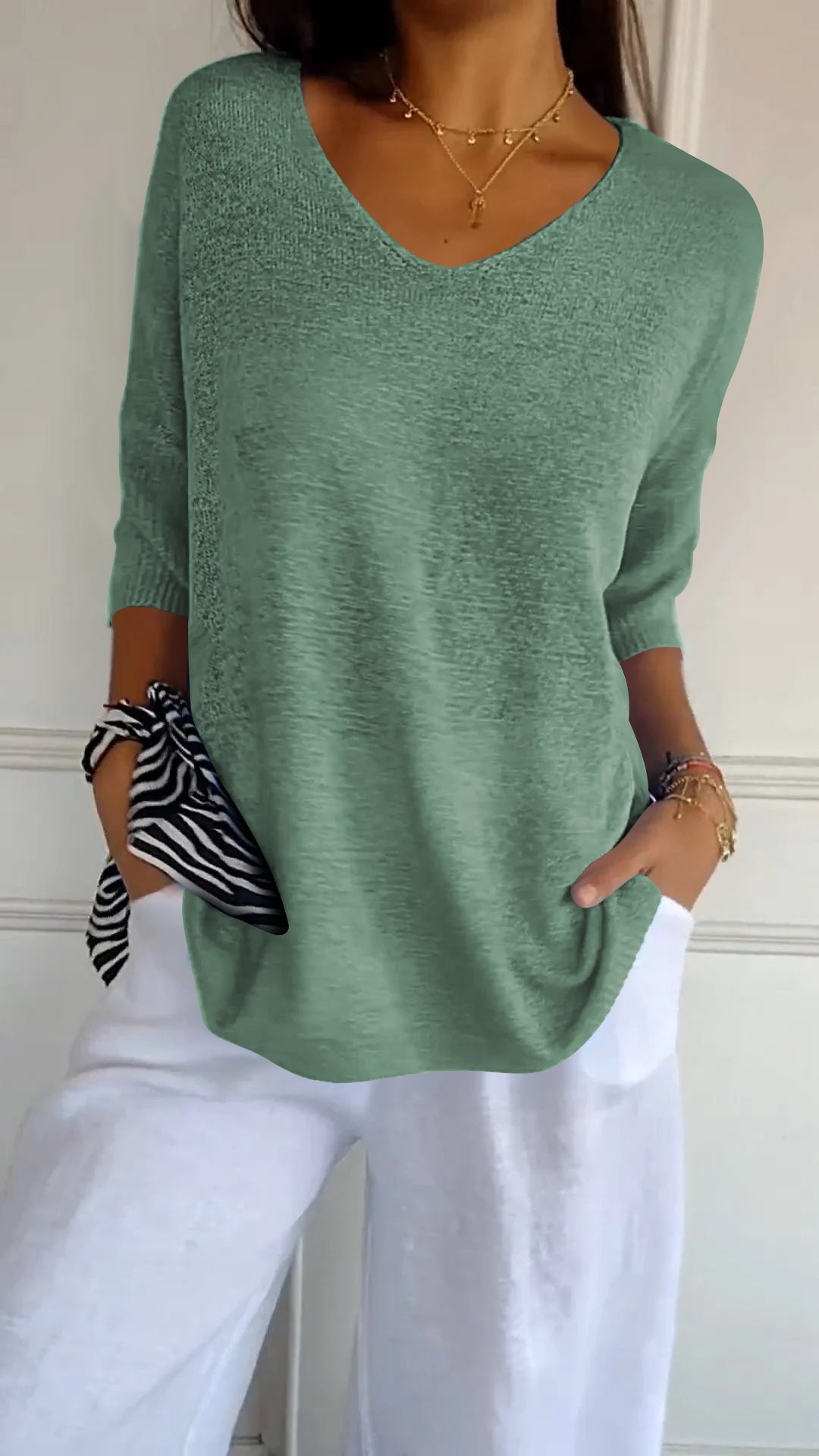 Jill | Top atemporal con cuello en V