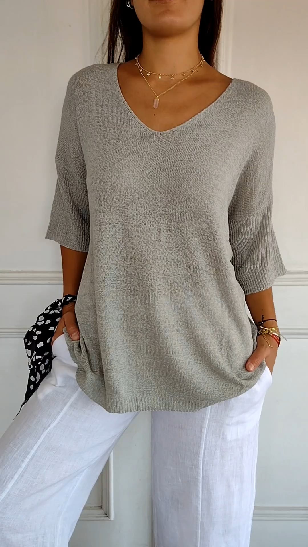 Jill | Top atemporal con cuello en V