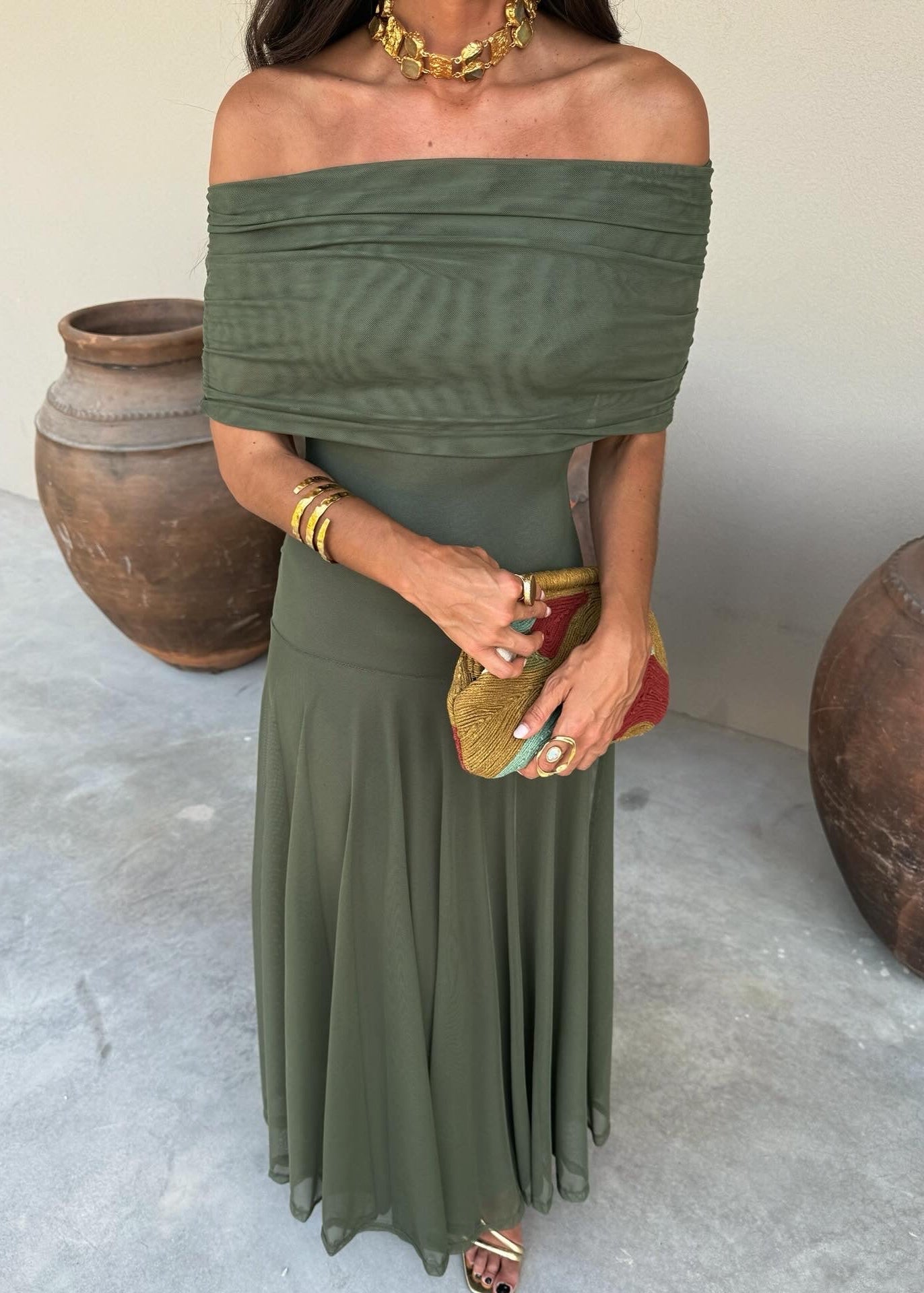 Vestido Toledo: Fluidez y Estilo Asimétrico