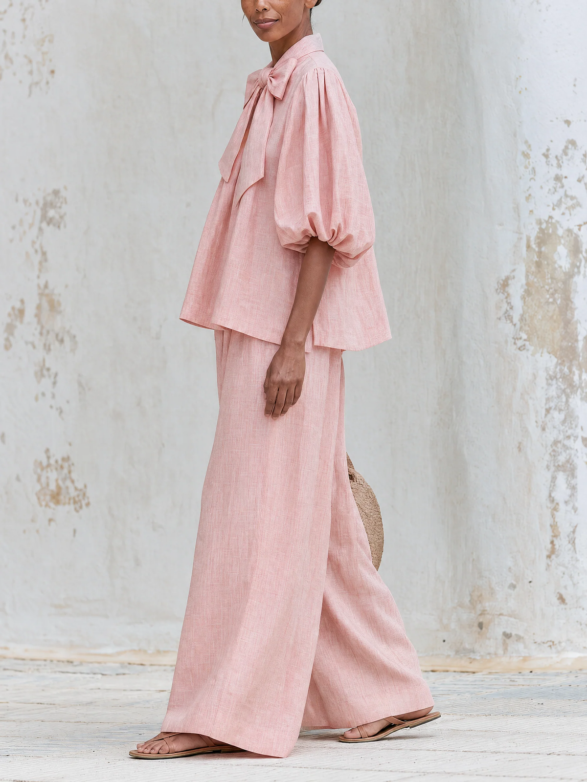 Beatrice™ | Completo Bohémien Rosa Cipria in Misto Lino con Scollo a Fiocco e Pantaloni a Gamba Larga