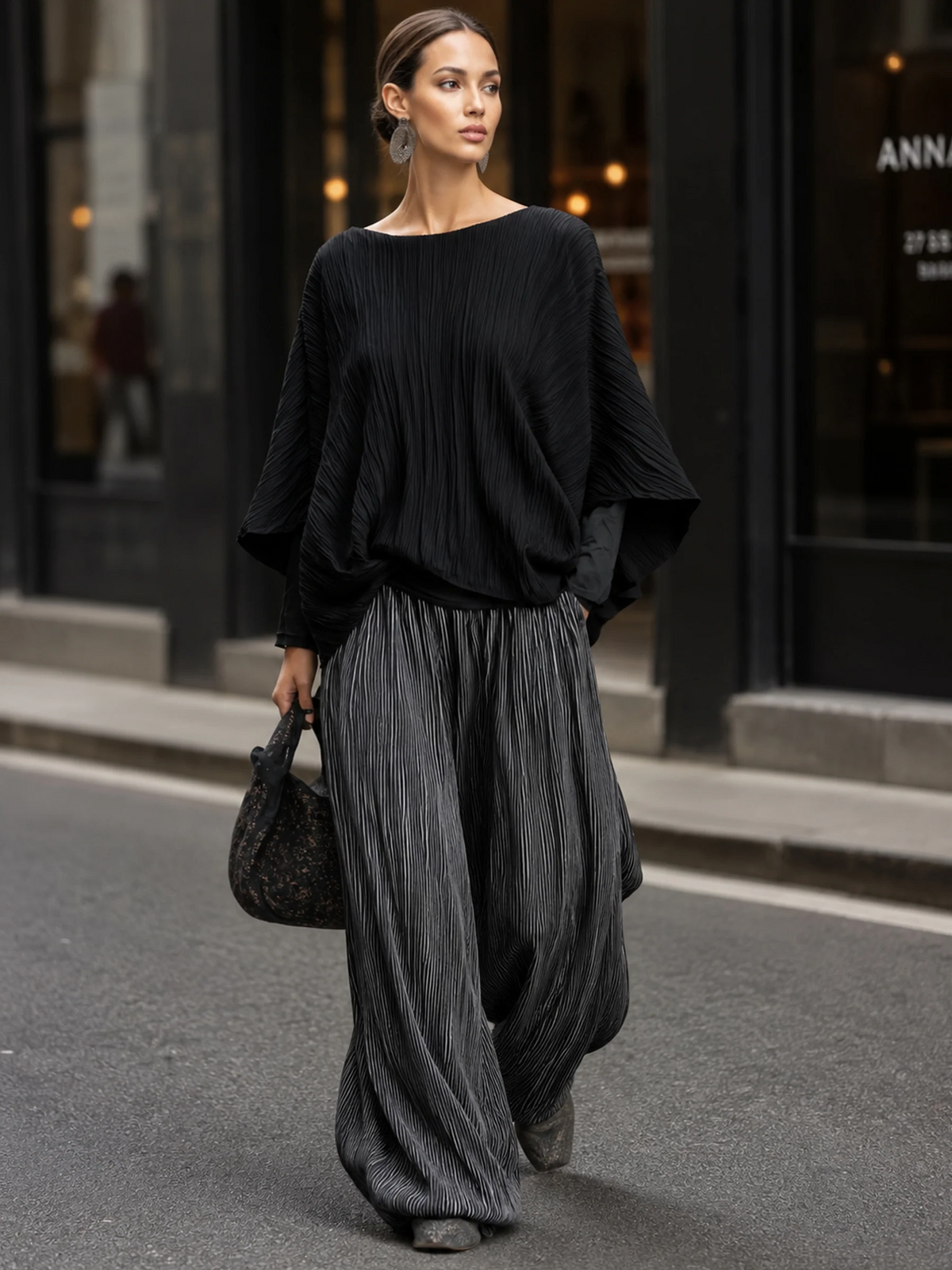Geneviève™ | Completo Due Pezzi Plissettato con Top a Pipistrello e Pantaloni a Gamba Larga