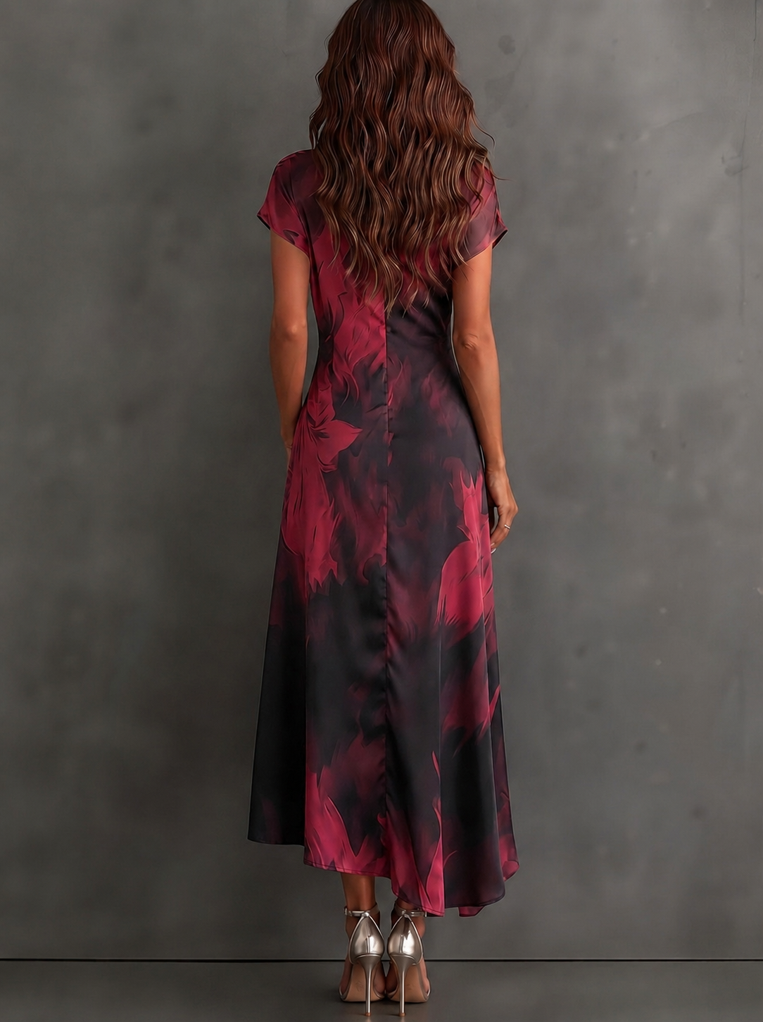 Valeria | abito midi aderente con stampa astratta e scollo a V