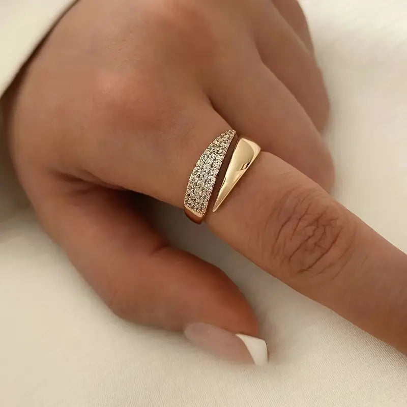 LENA | ANILLO CRUZADO CON CIRCONITAS
