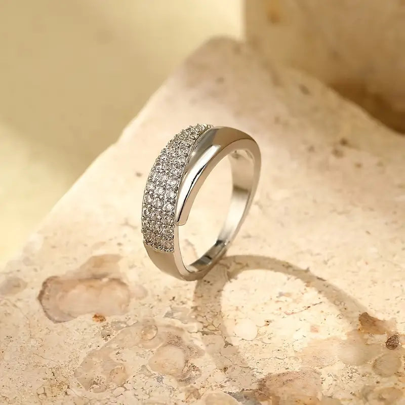 LENA | ANILLO CRUZADO CON CIRCONITAS