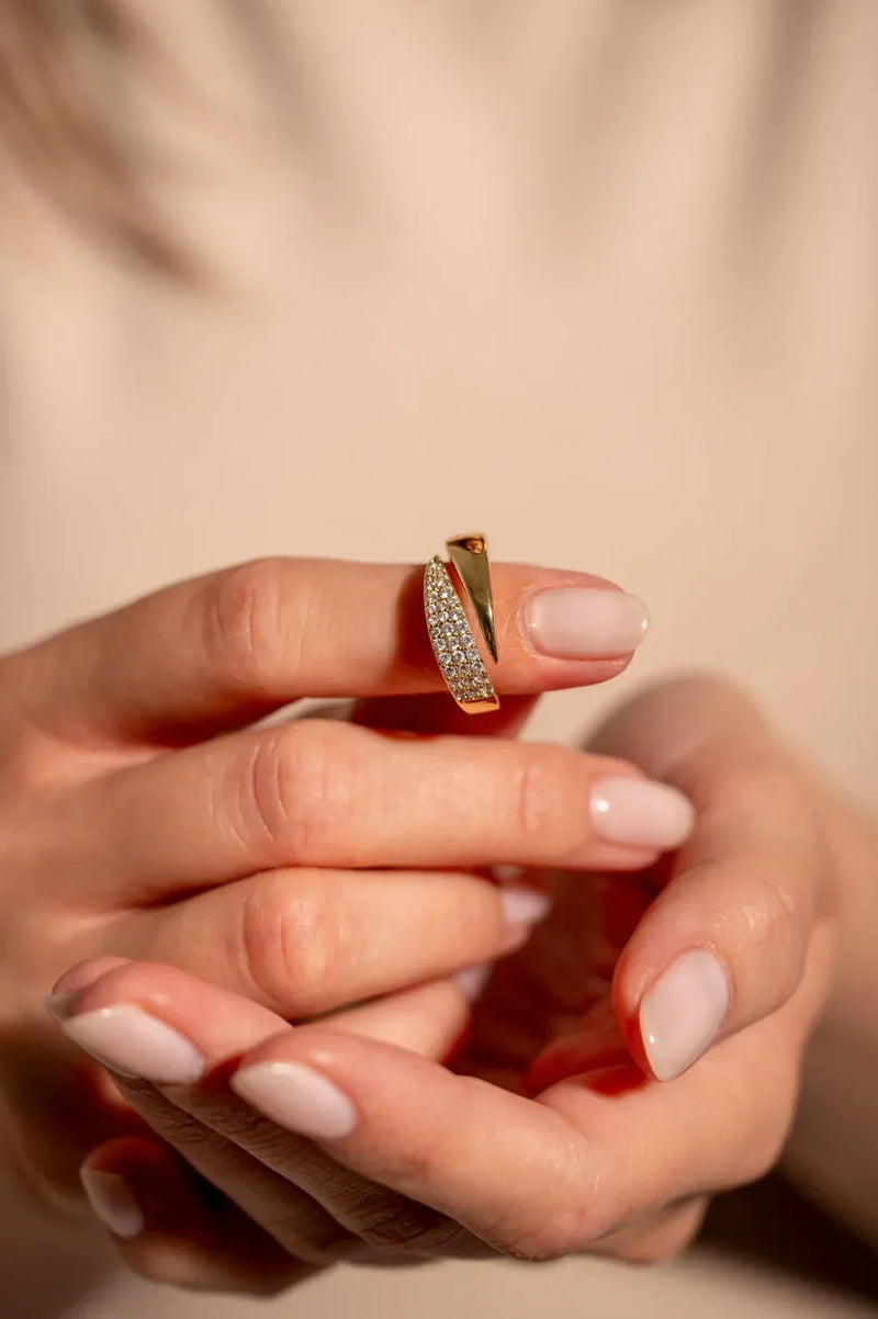 LENA | ANILLO CRUZADO CON CIRCONITAS