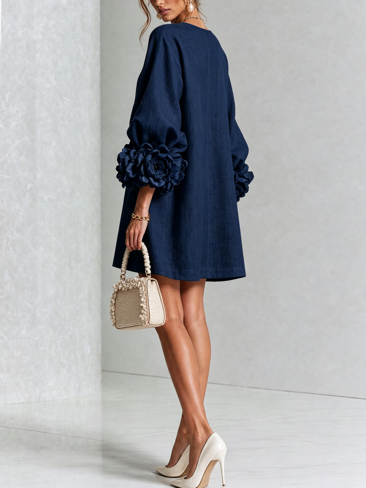 FRANCESCA | MINIABITO BLU NAVY A FIORI CON BOTTONI E POLSINI DECORATI