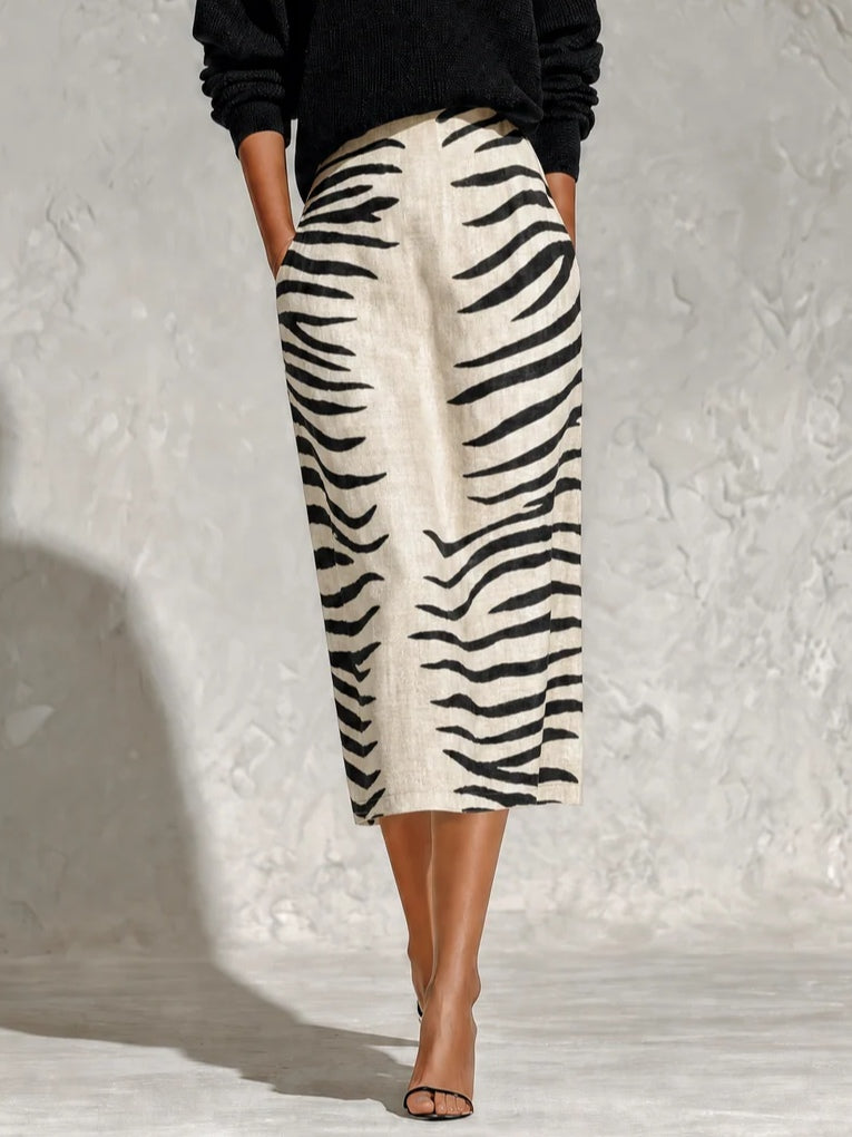 Blanca™ | Completo Due Pezzi Top Nero con Colletto e Gonna Midi Zebra