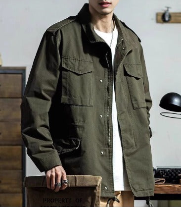 Giacca Militare da Uomo con Stile e Taglio Strutturato