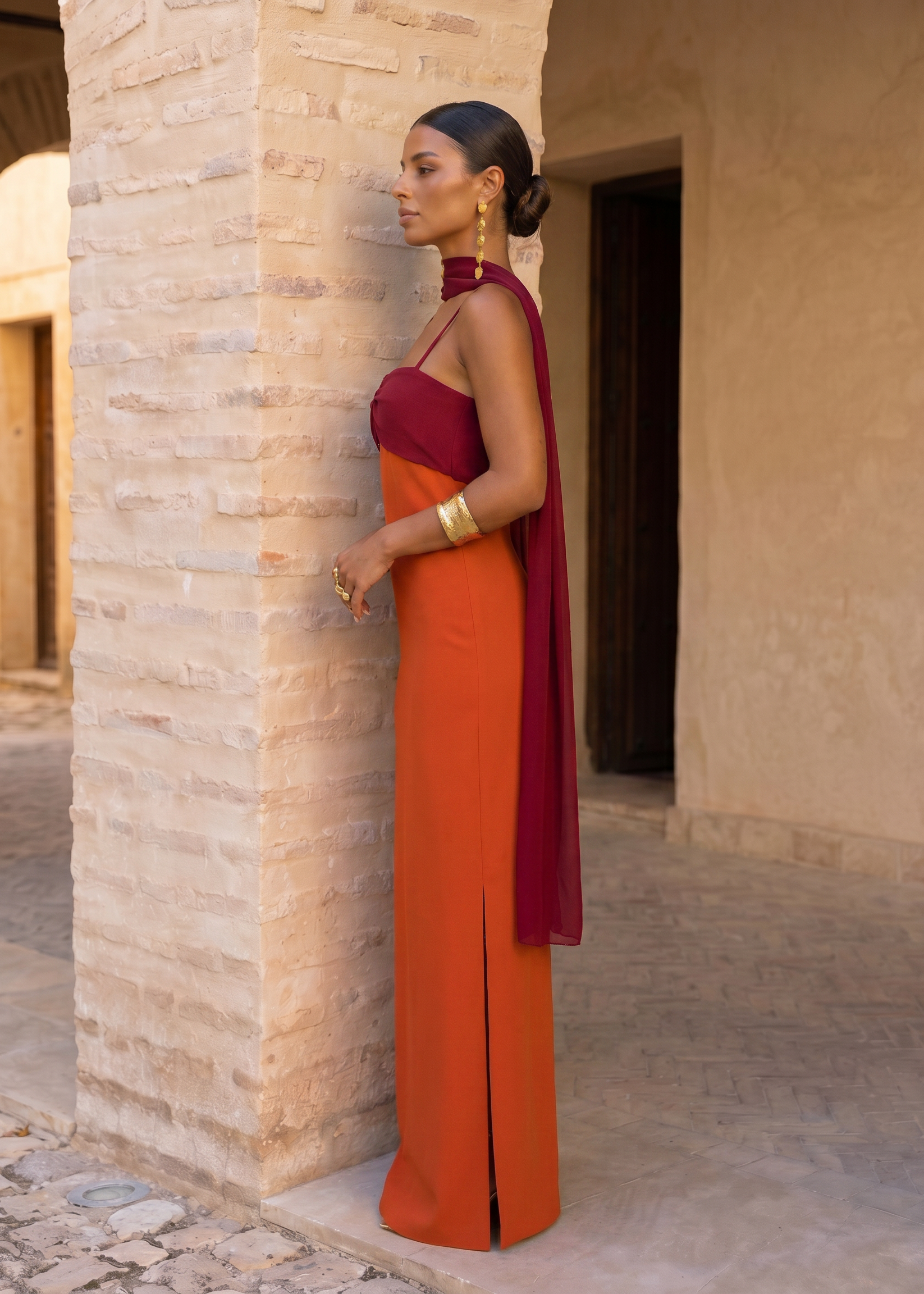 Zahara | Vestido en naranja con escote en rojo
