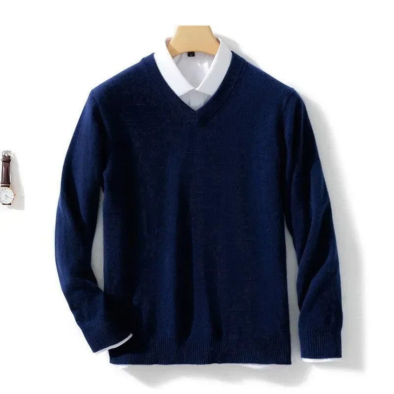 Maglione da uomo in cashmere sciancrato con scollo a V