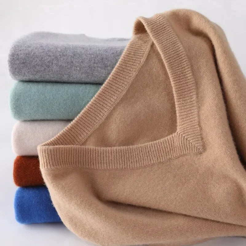 Maglione da uomo in cashmere sciancrato con scollo a V