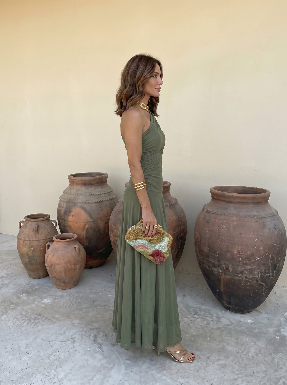 Vestido Toledo: Fluidez y Estilo Asimétrico
